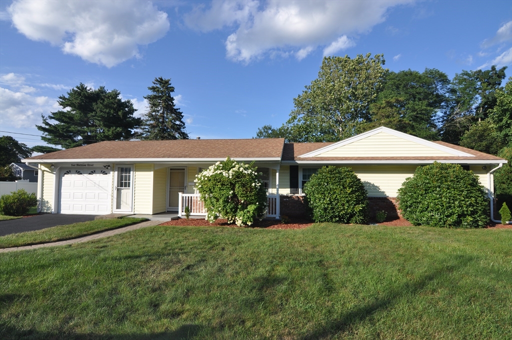 4 Blackstone St Property Photo 1