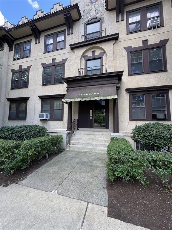 1718 Commonwealth Ave # 5 Property Photo 1