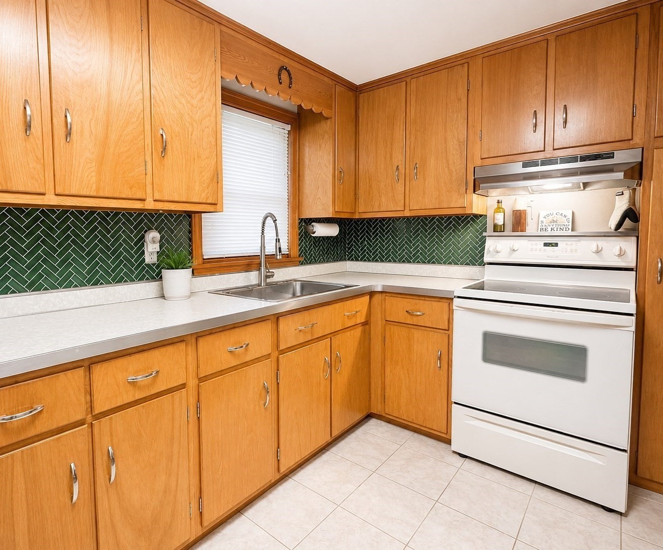 39 Lawnwood St Property Photo 3