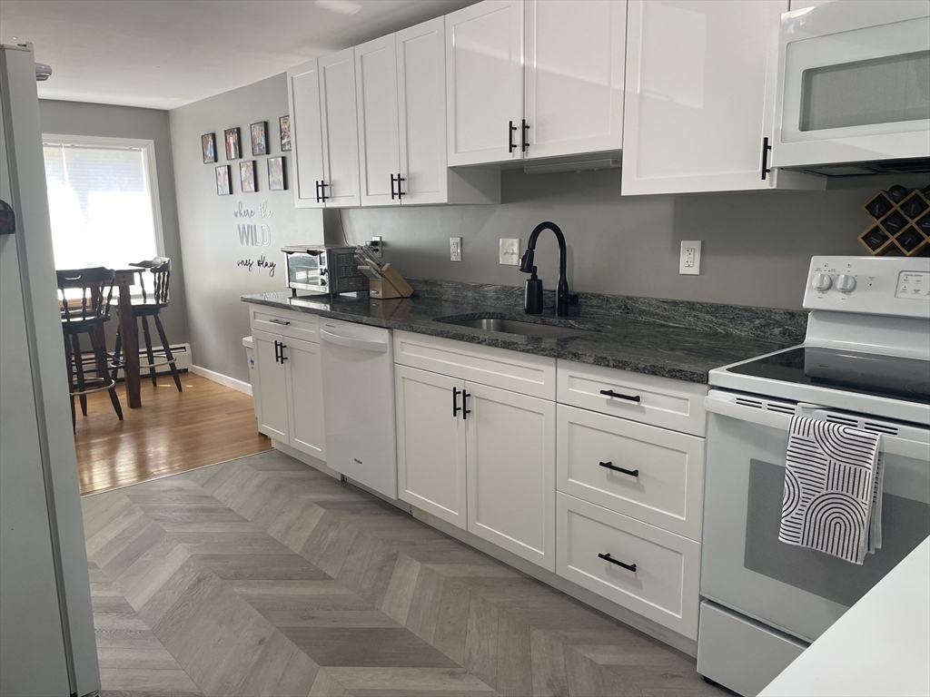 698 Main # B Property Photo 2