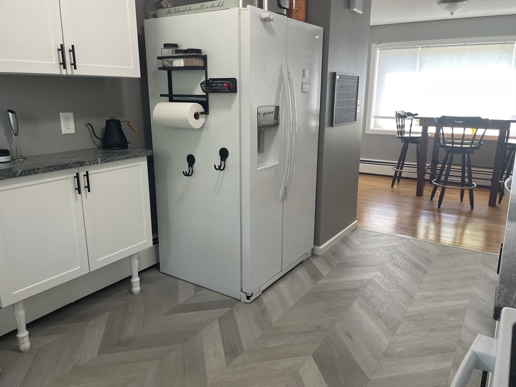 698 Main # B Property Photo 3