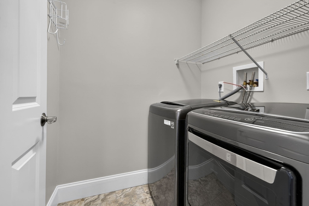 8 Sterling Ct. Property Photo 24