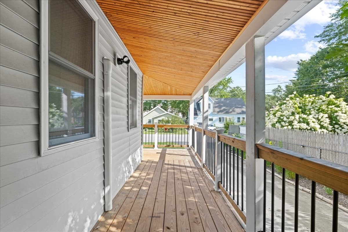 18 Kirby Ave Property Photo 4