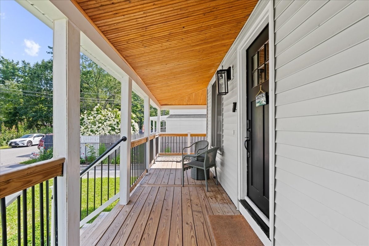 18 Kirby Ave Property Photo 7