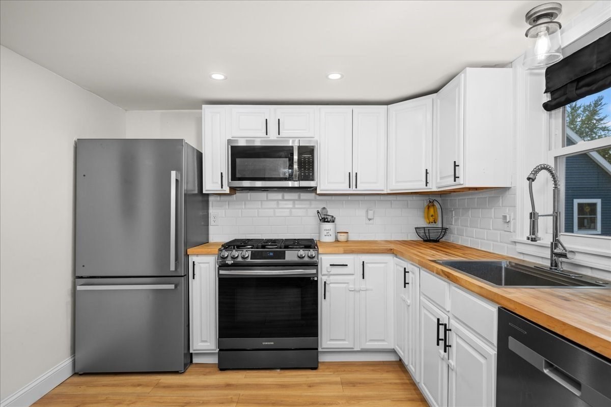 18 Kirby Ave Property Photo 8