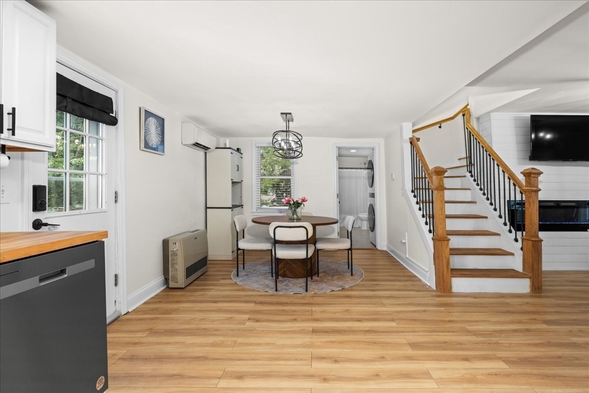18 Kirby Ave Property Photo 12