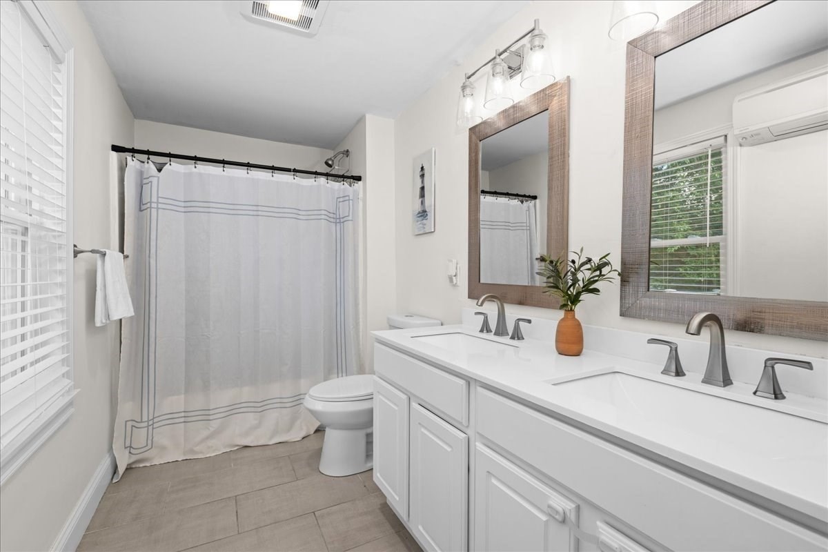 18 Kirby Ave Property Photo 14