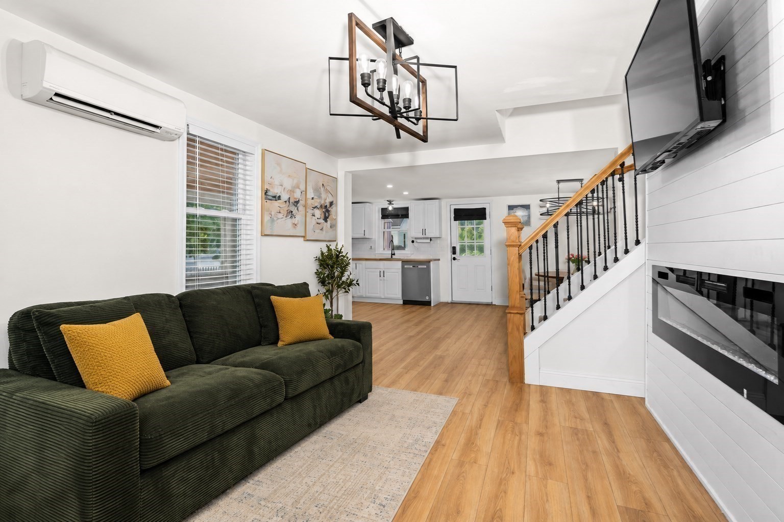 18 Kirby Ave Property Photo 15