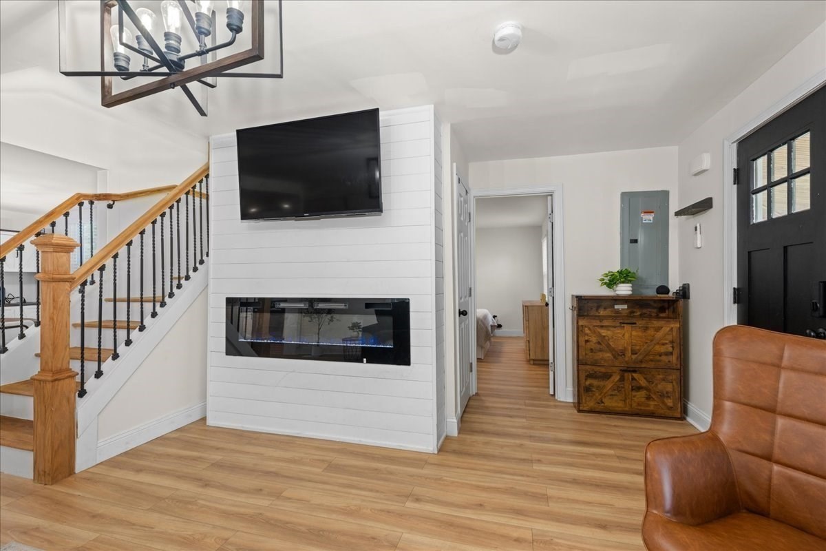 18 Kirby Ave Property Photo 19
