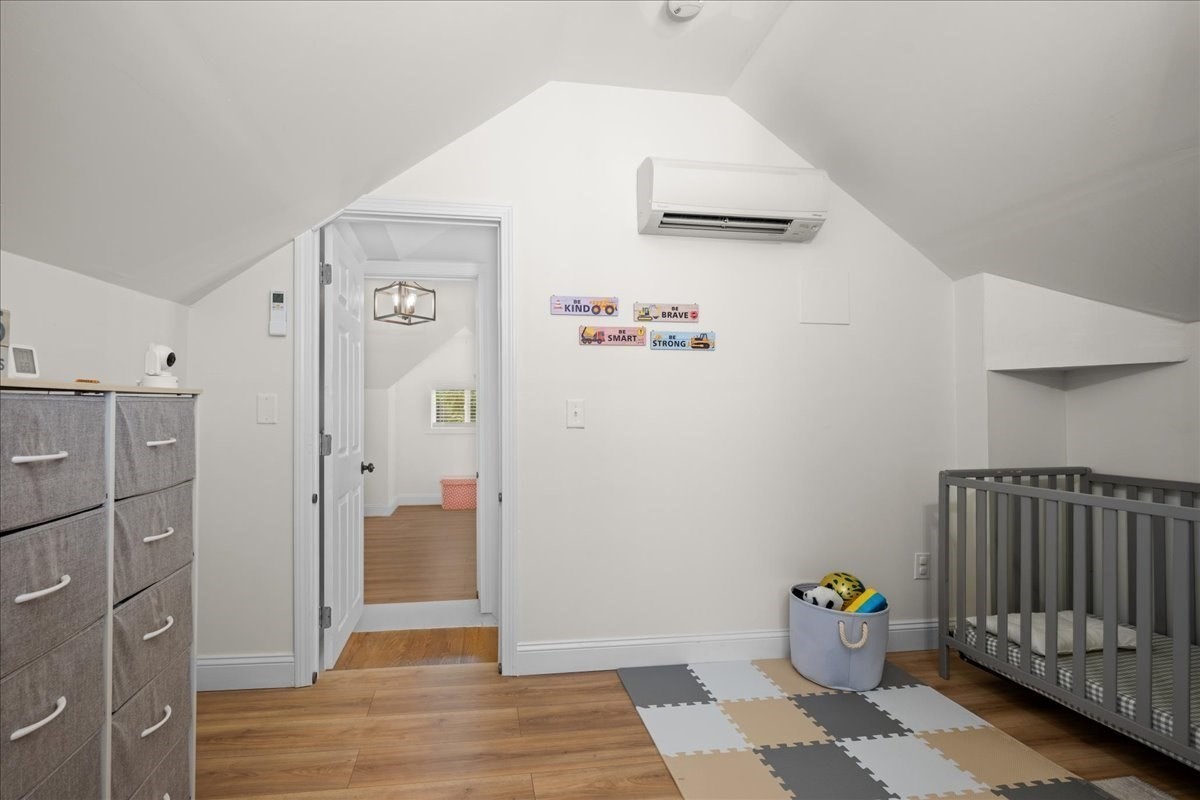 18 Kirby Ave Property Photo 25