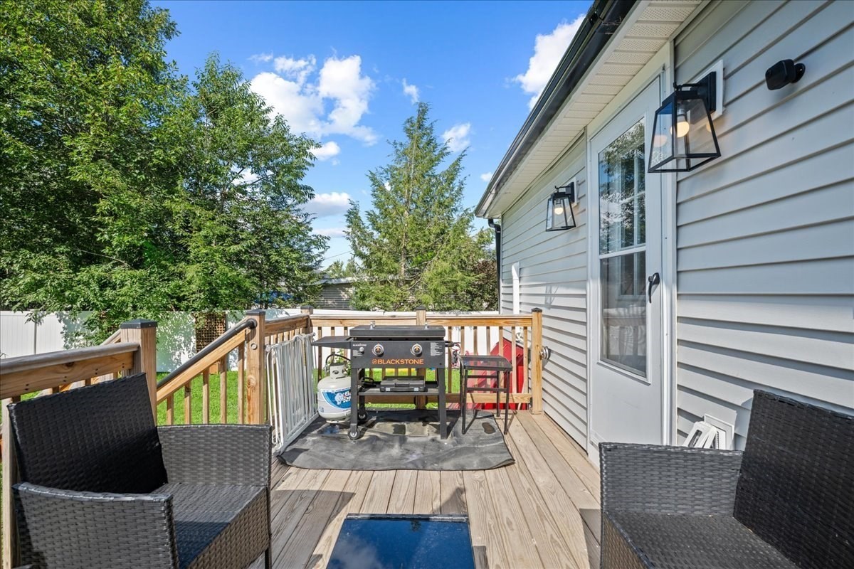 18 Kirby Ave Property Photo 30