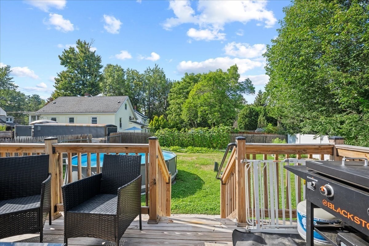 18 Kirby Ave Property Photo 31