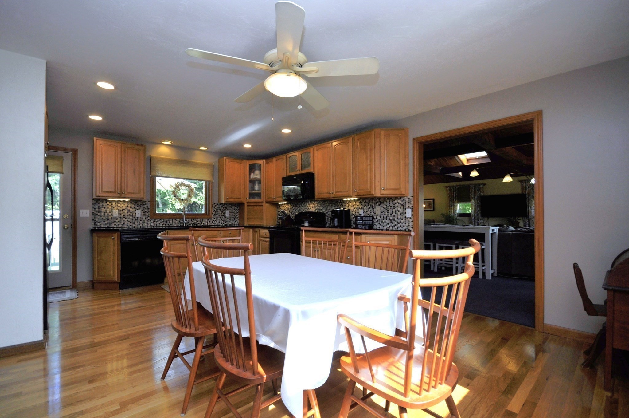 32 Brenda Ave Property Photo 6