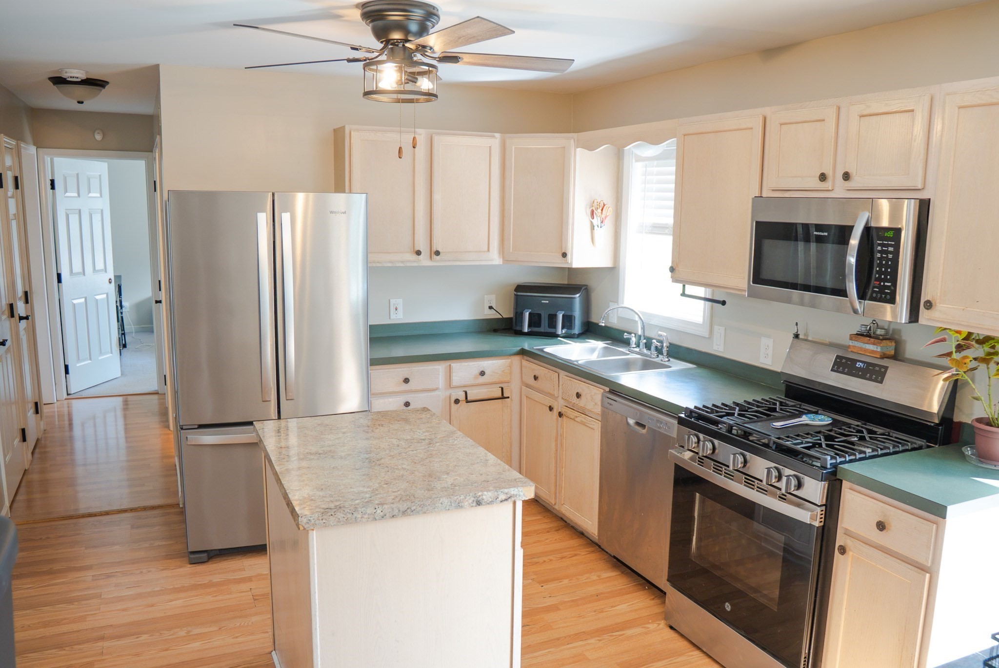 512 Prescott St Property Photo 8