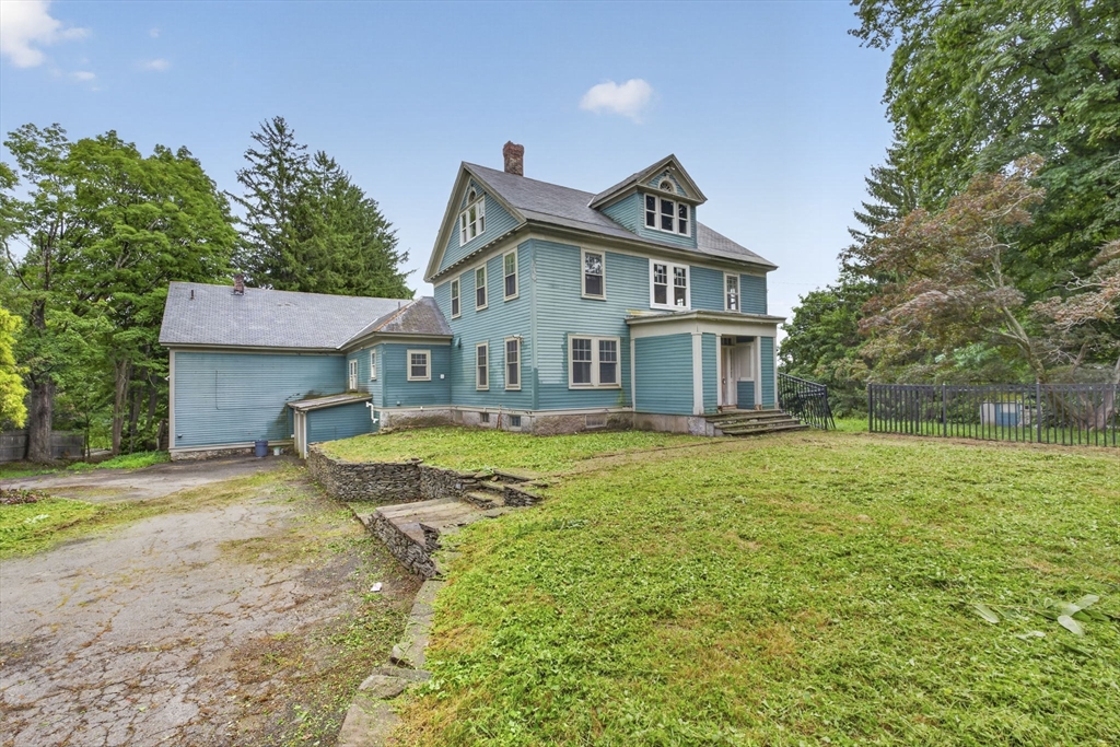 35 Leominster Rd Property Photo 3
