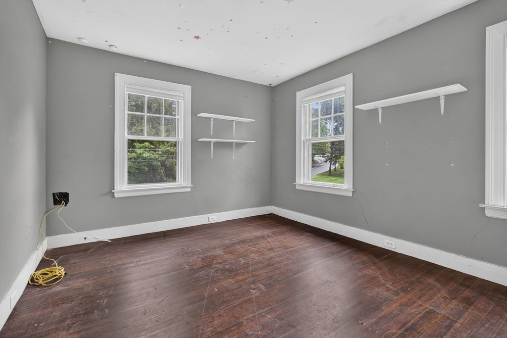 35 Leominster Rd Property Photo 13