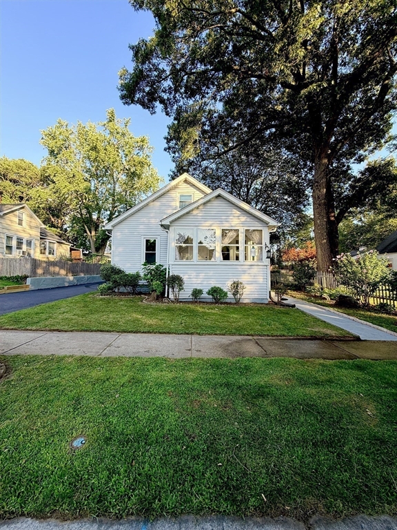 11 Thornfell St Property Photo 3