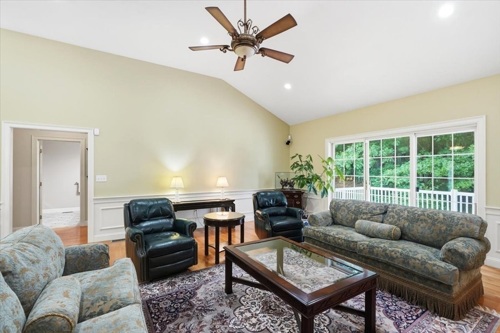 20 Samuel Curtis Way # 20 Property Photo 12