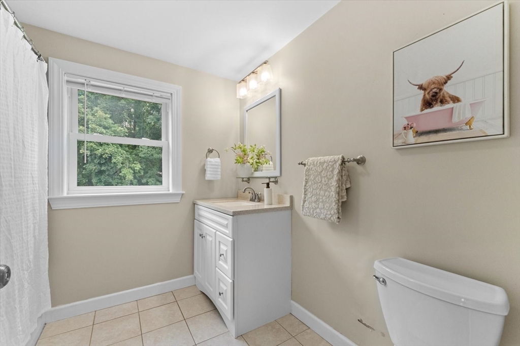 19 W Sigourney St Property Photo 16