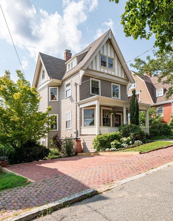 20 Hillside Ave