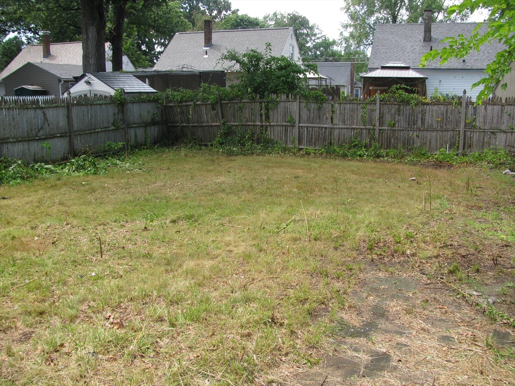 86 Pheland St Property Photo 4