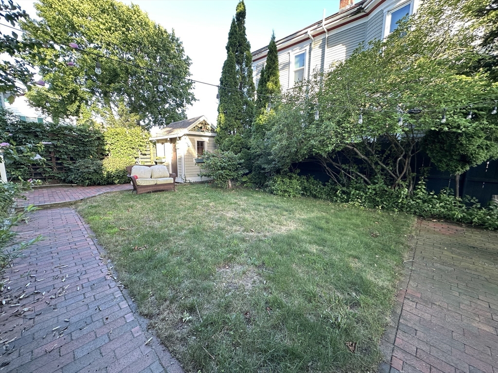 34 Rotch St Property Photo 8