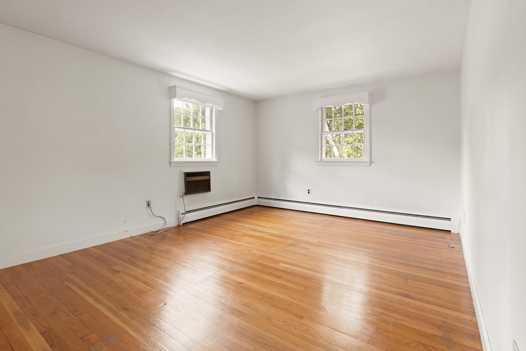 44 Pennsylvania Ave. Property Photo 23