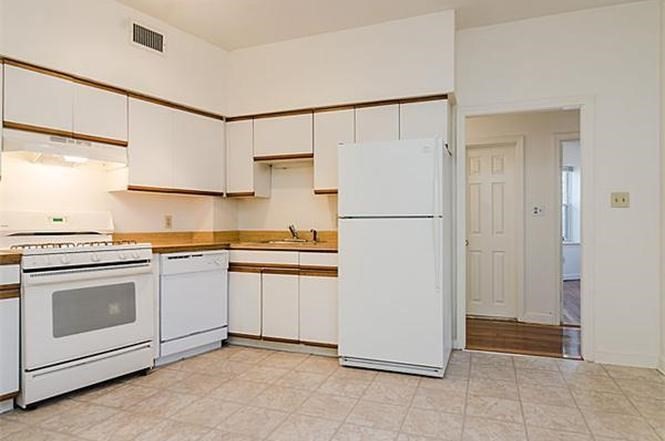 153 Chiswick Rd # 2 Property Photo 4