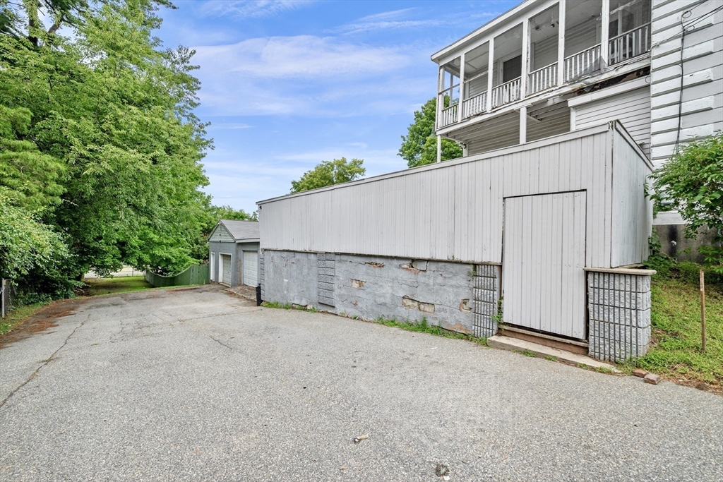 39 Washington St Property Photo 7