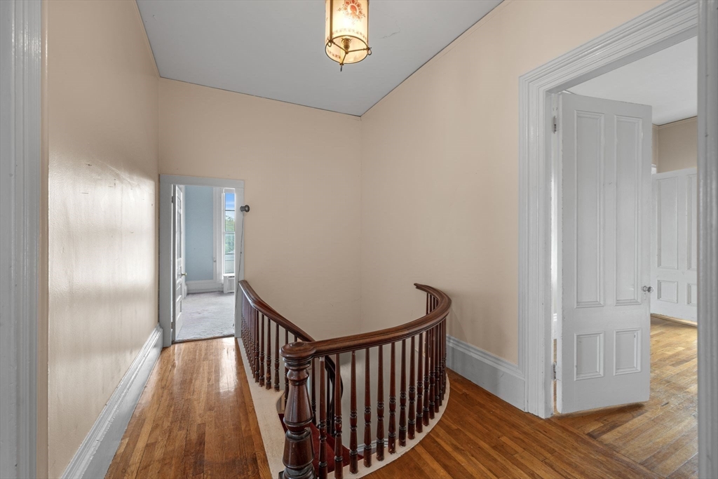 39 Washington St Property Photo 23