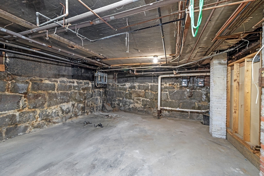 39 Washington St Property Photo 41