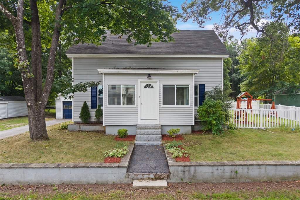 10 Pine St Property Photo 1