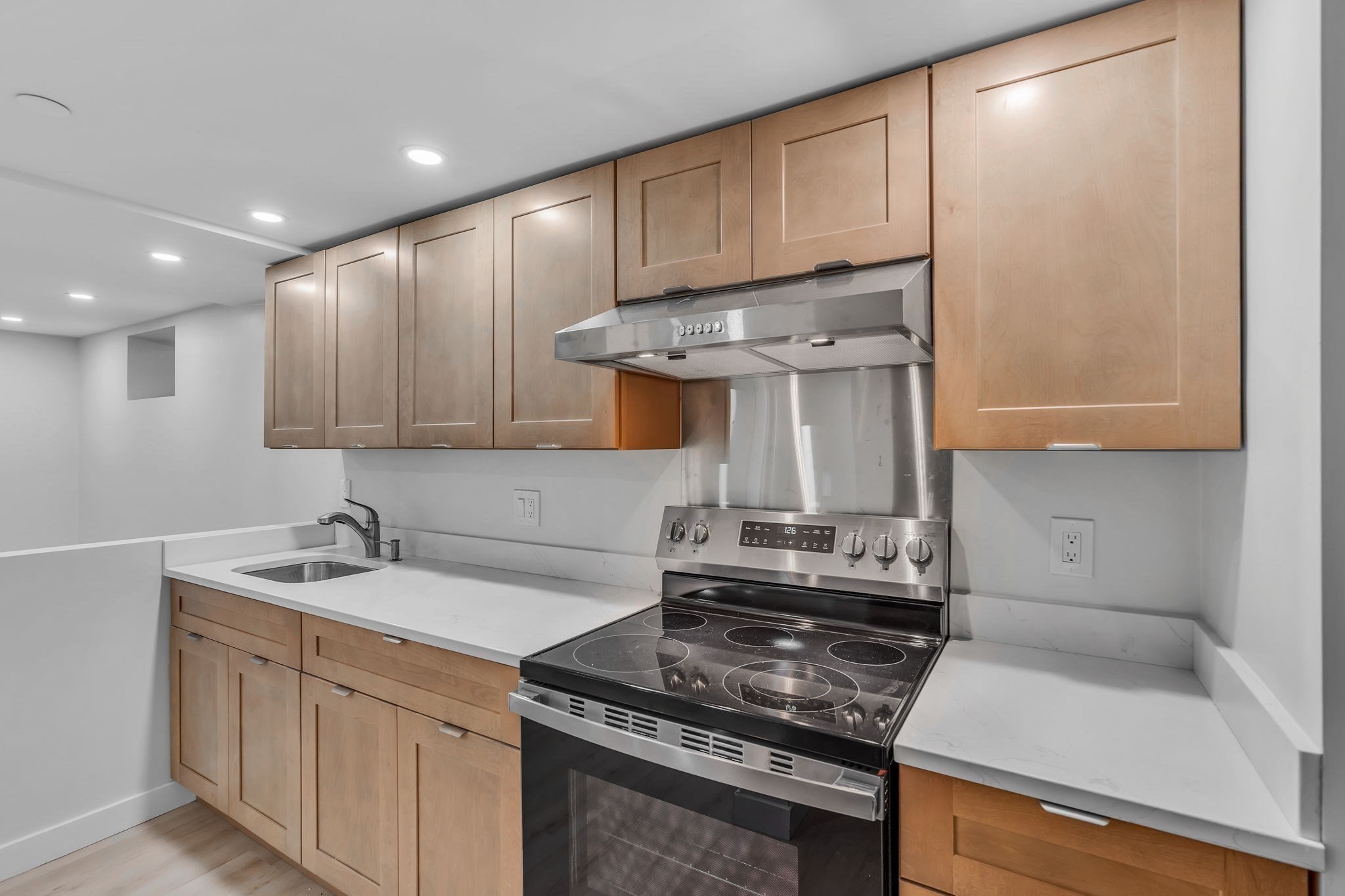 74 Ruthven # G Property Photo 4