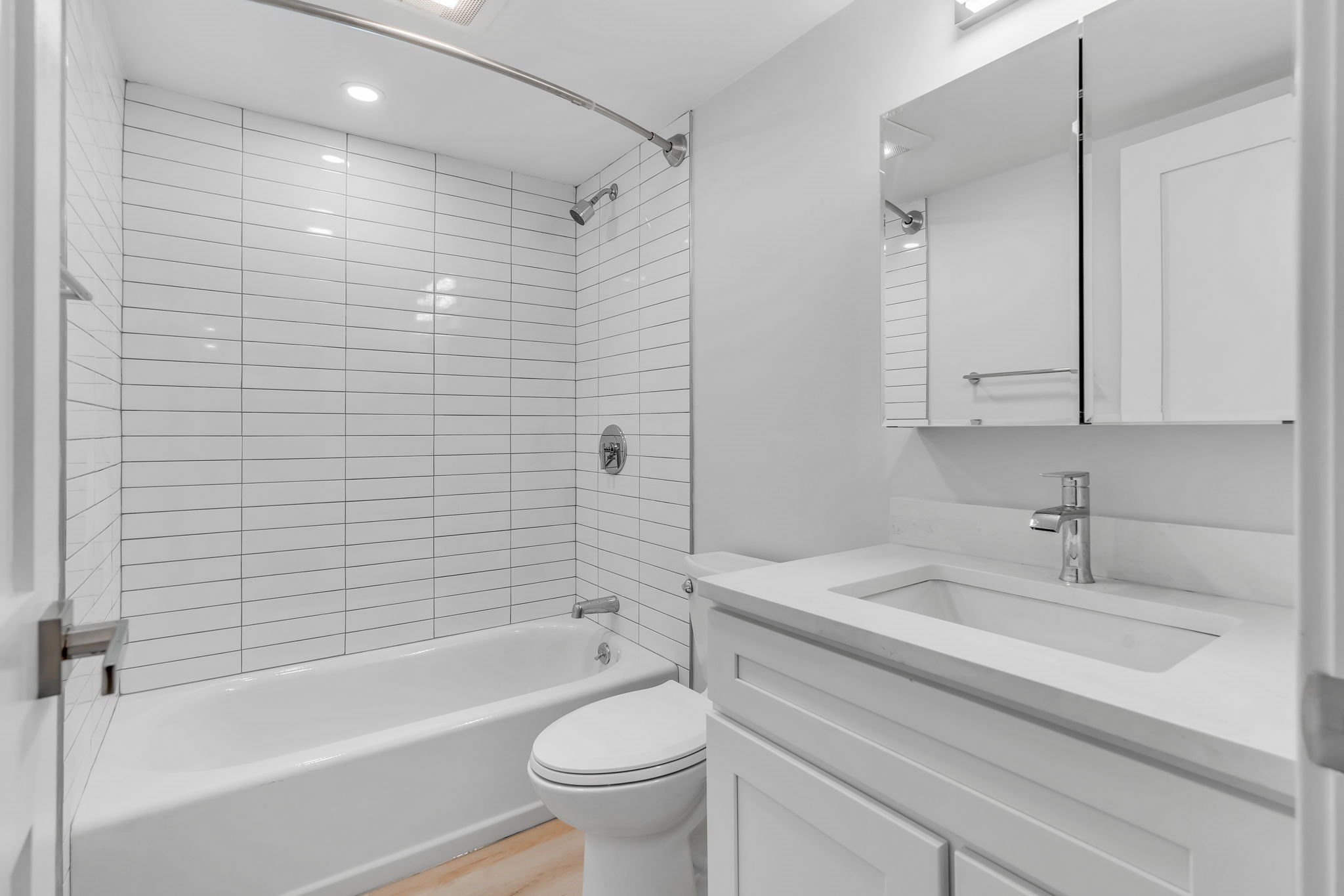 74 Ruthven # G Property Photo 6