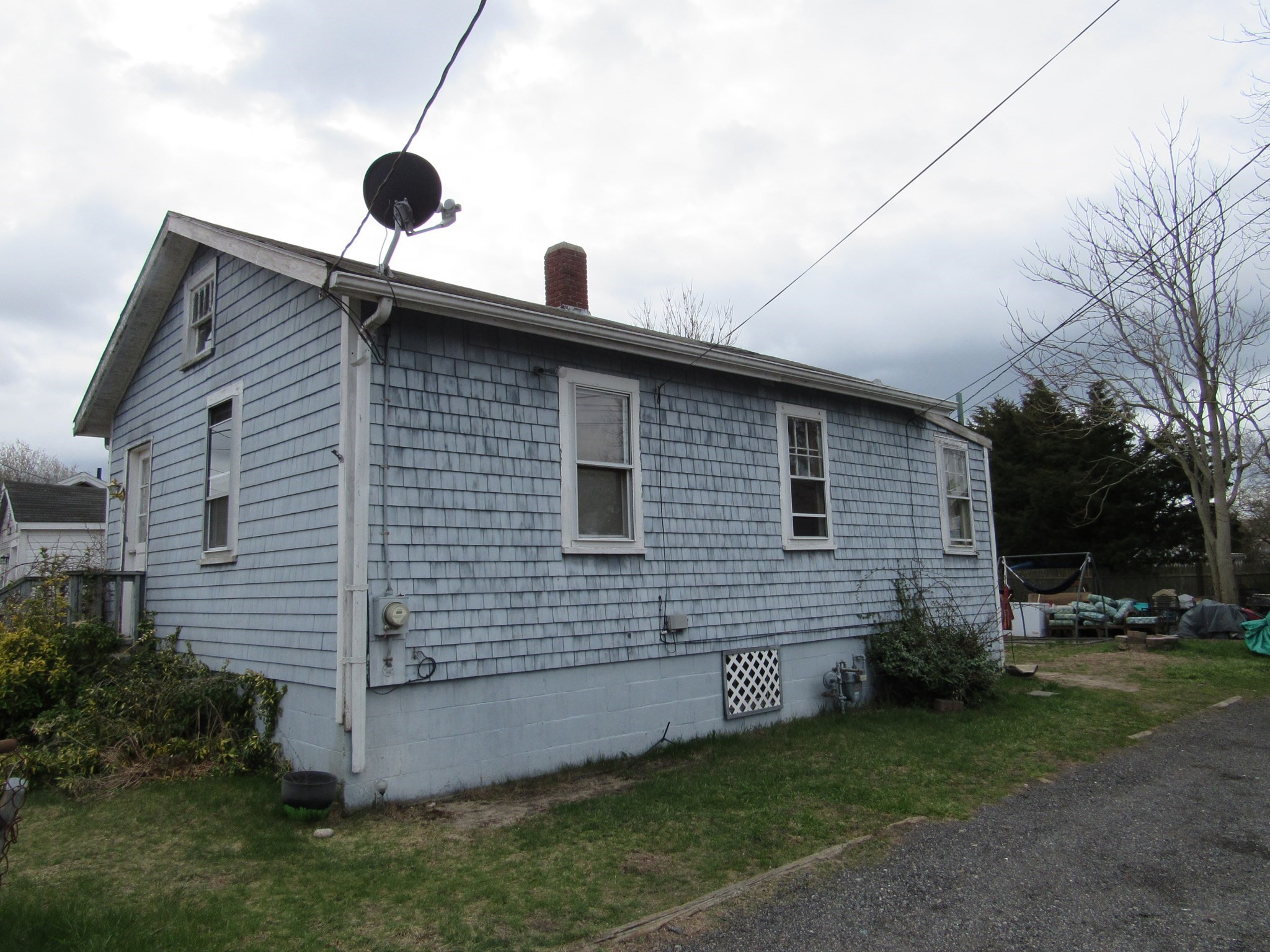 60 11th St Property Photo 2