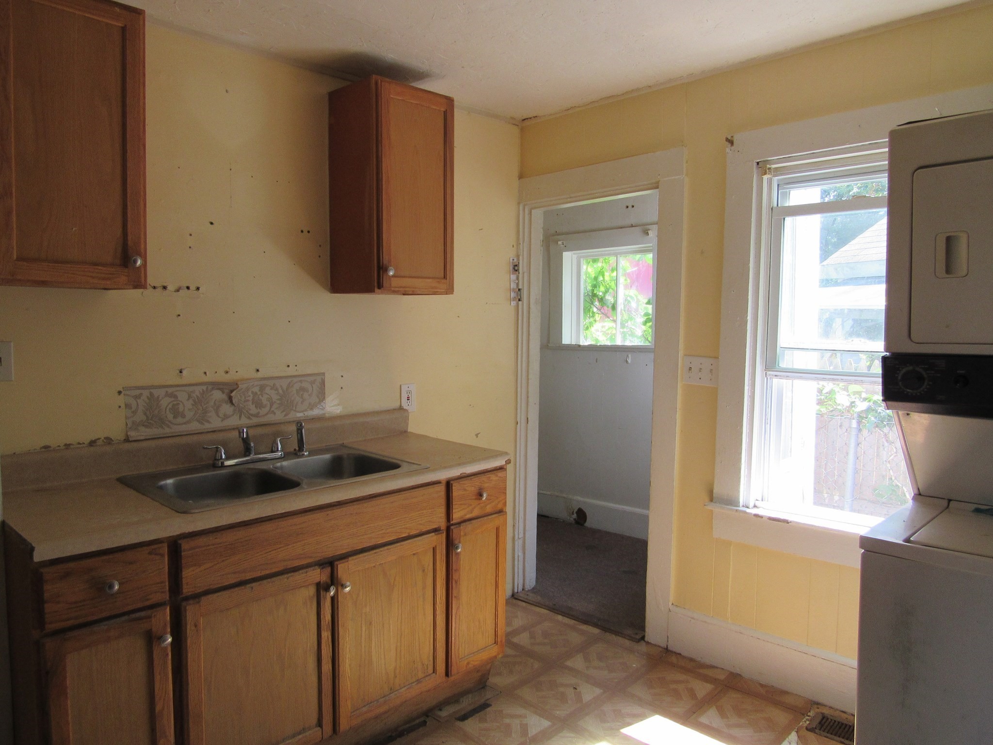 60 11th St Property Photo 10