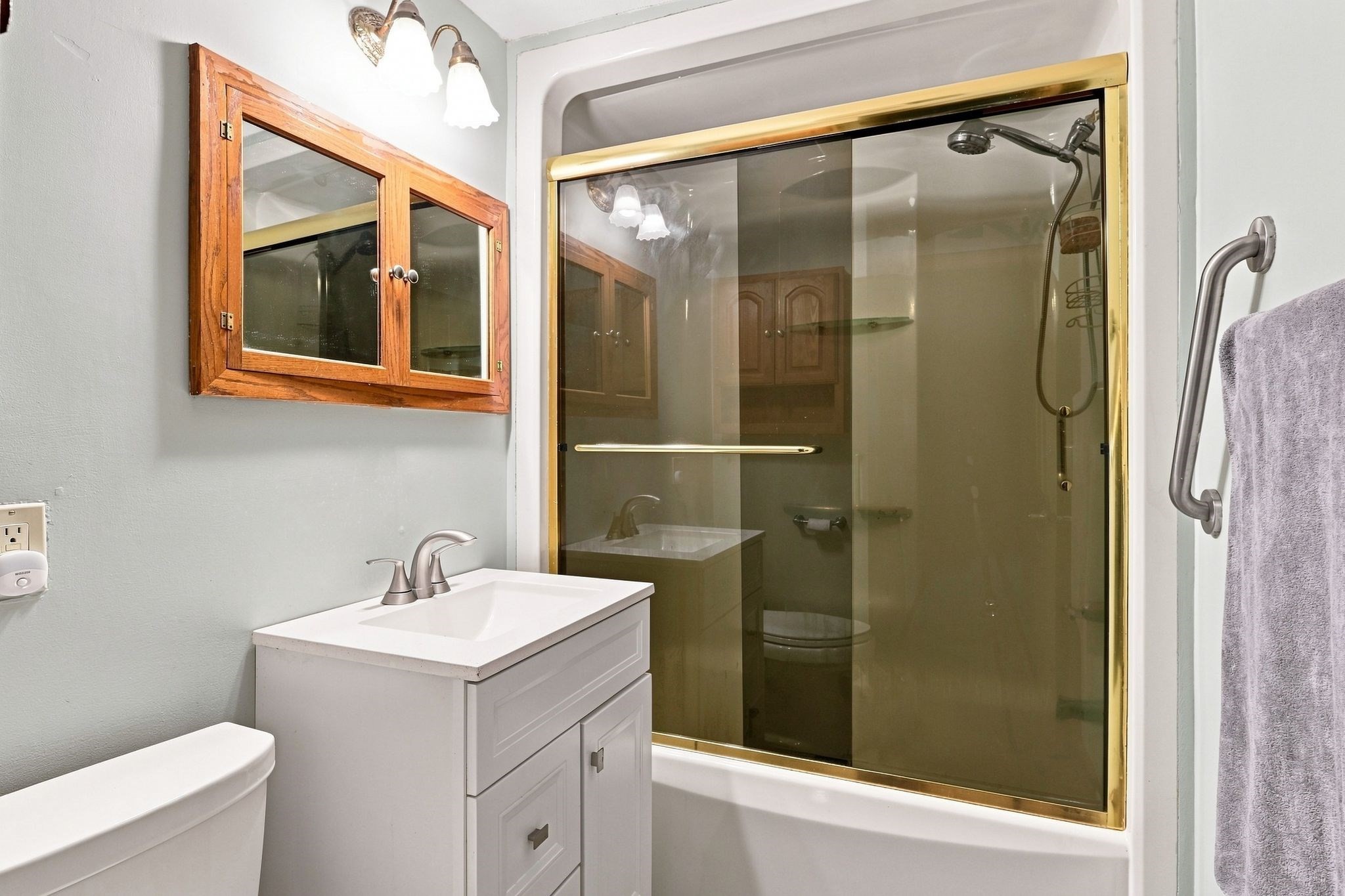 68 Feltham Rd Property Photo 31
