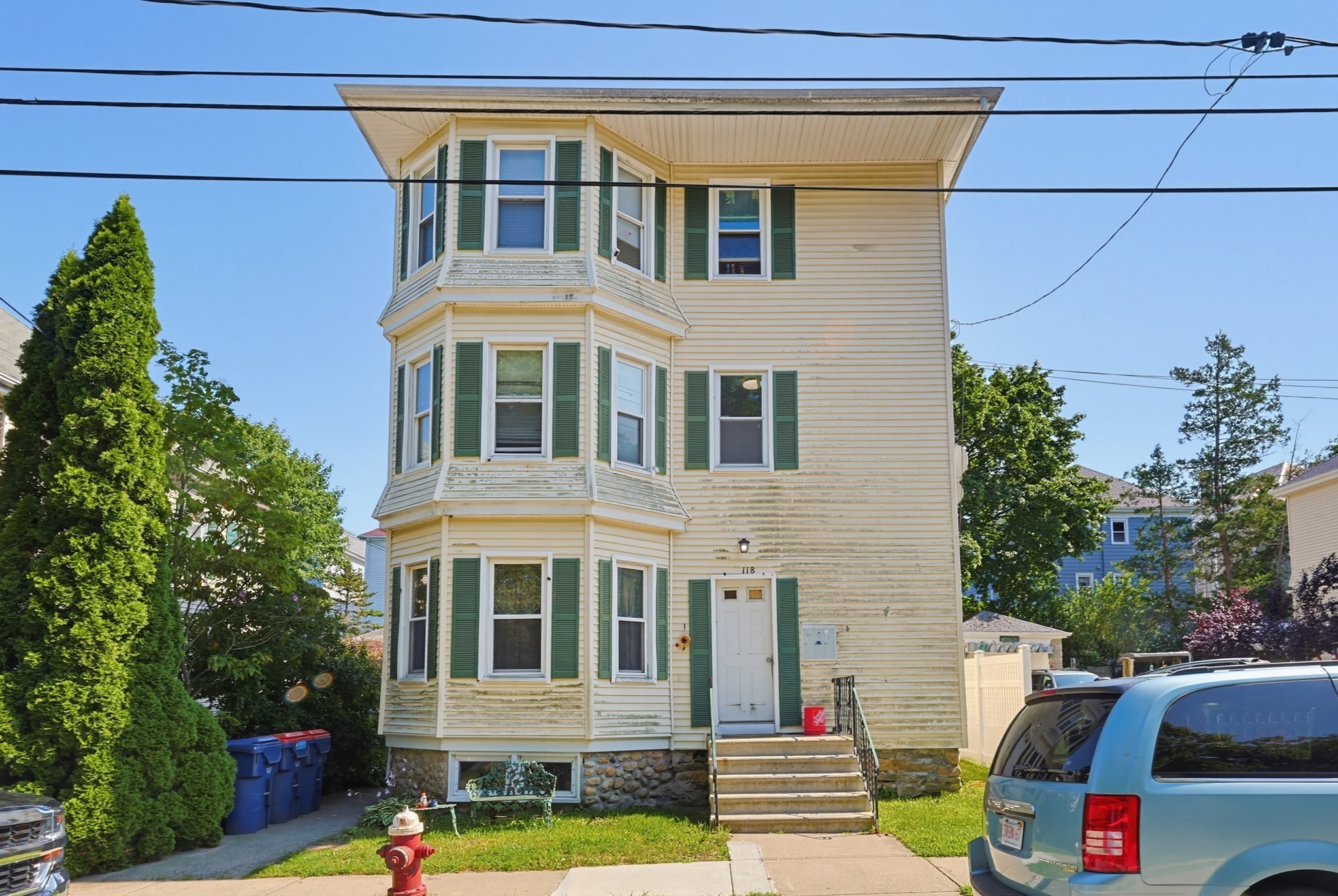118 Irvington St Property Photo 2