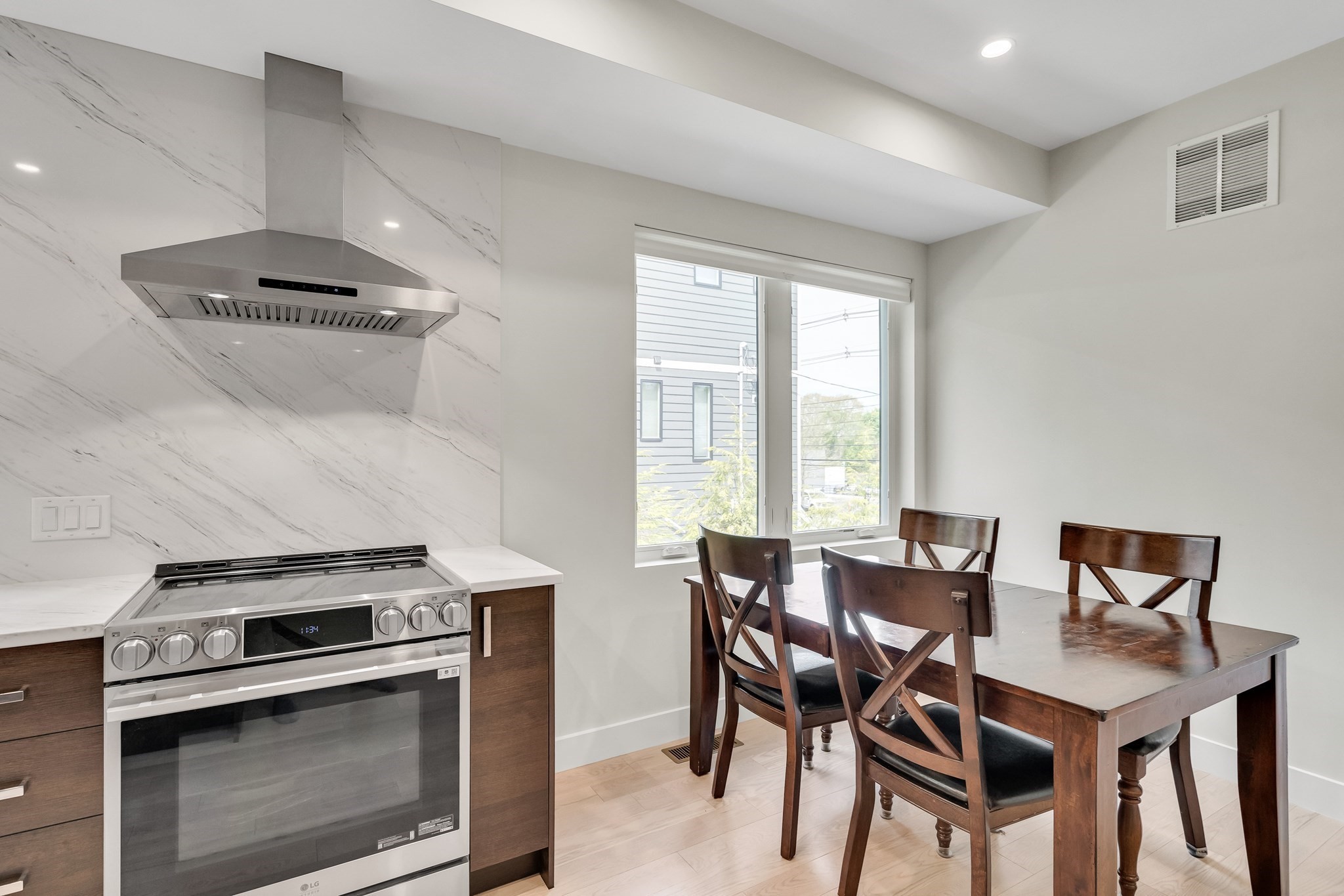 366 Massachusetts Ave # 366 Property Photo 6