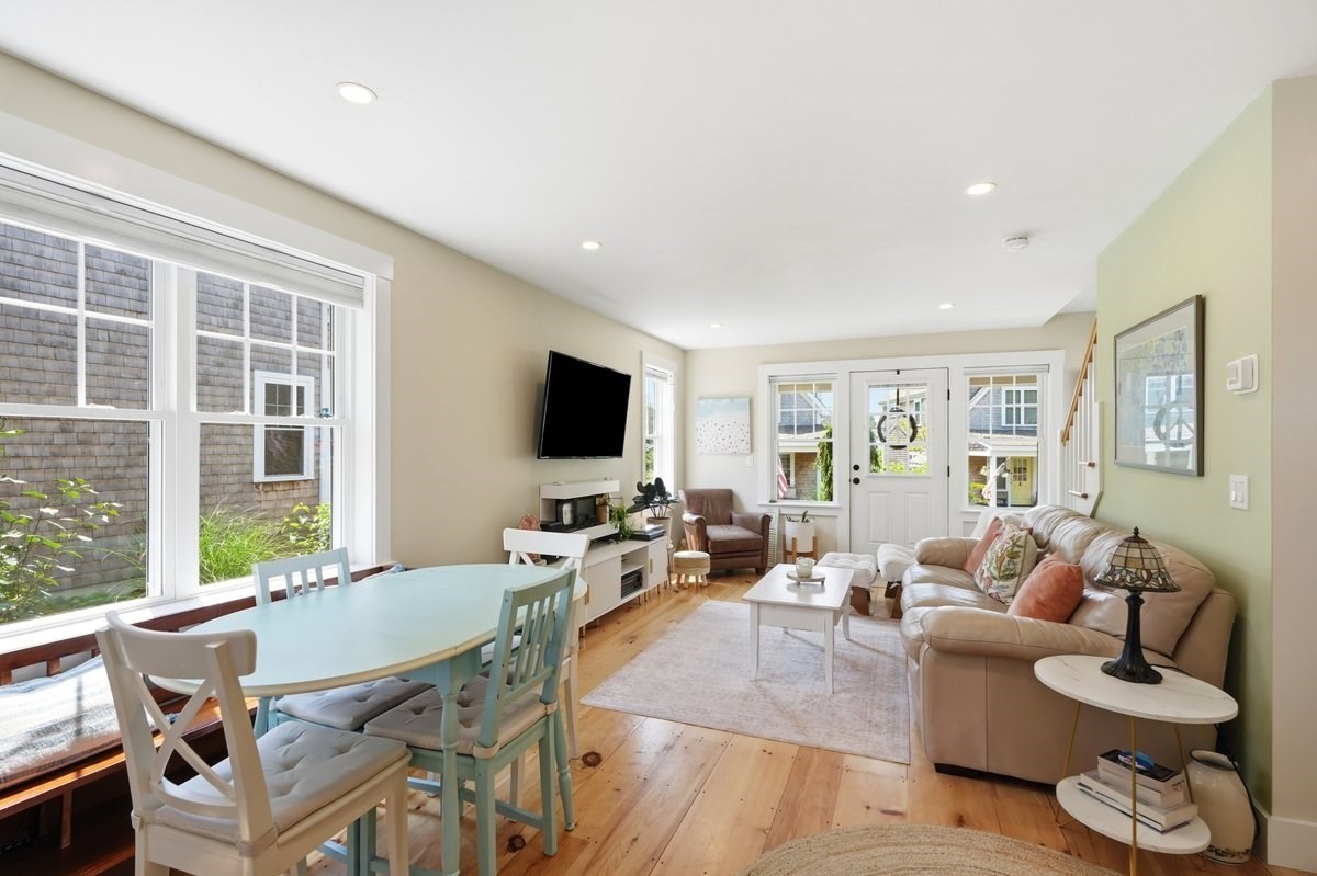 3 Moonlit Trl Property Photo 6