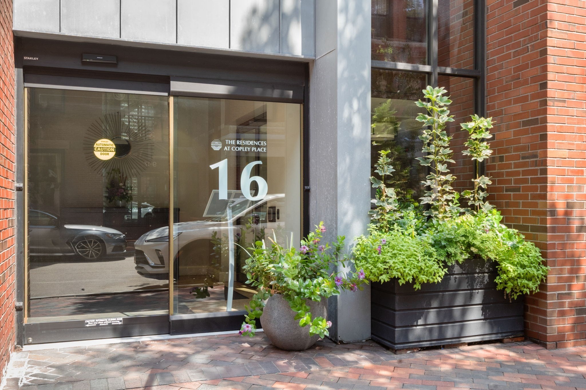 16 Harcourt # 5G Property Photo 1