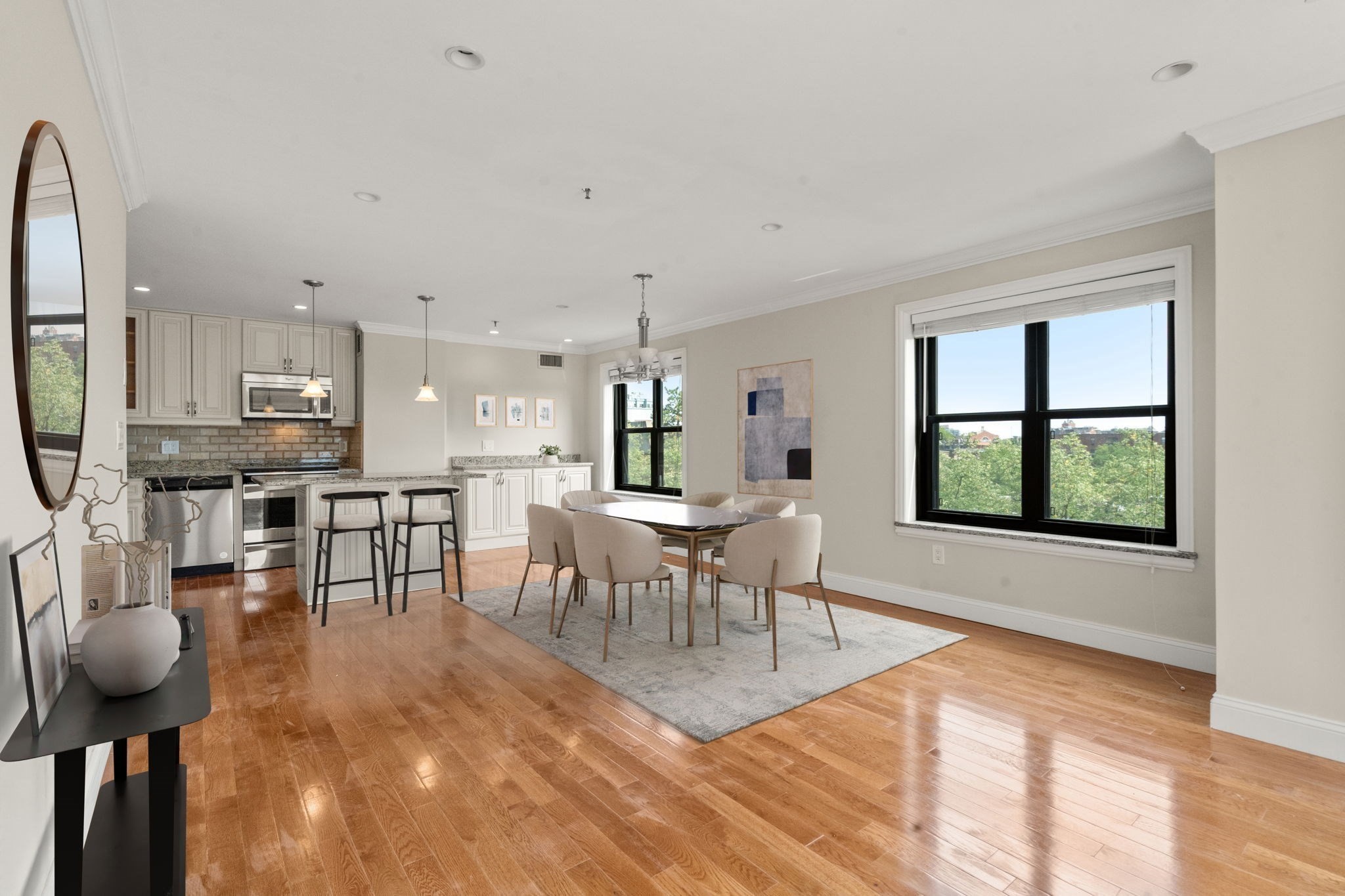 16 Harcourt # 5g Property Photo 3