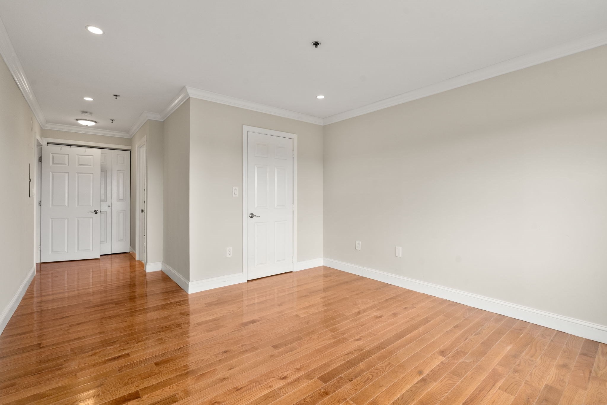 16 Harcourt # 5g Property Photo 9