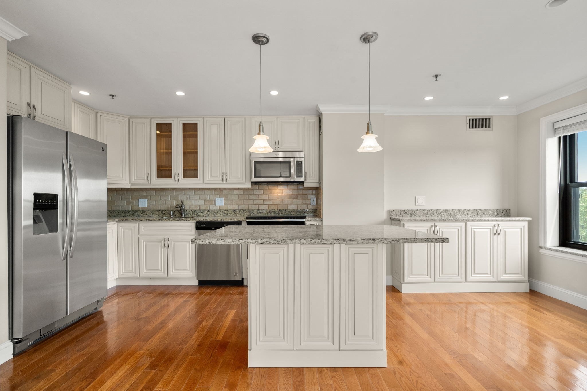 16 Harcourt # 5g Property Photo 13