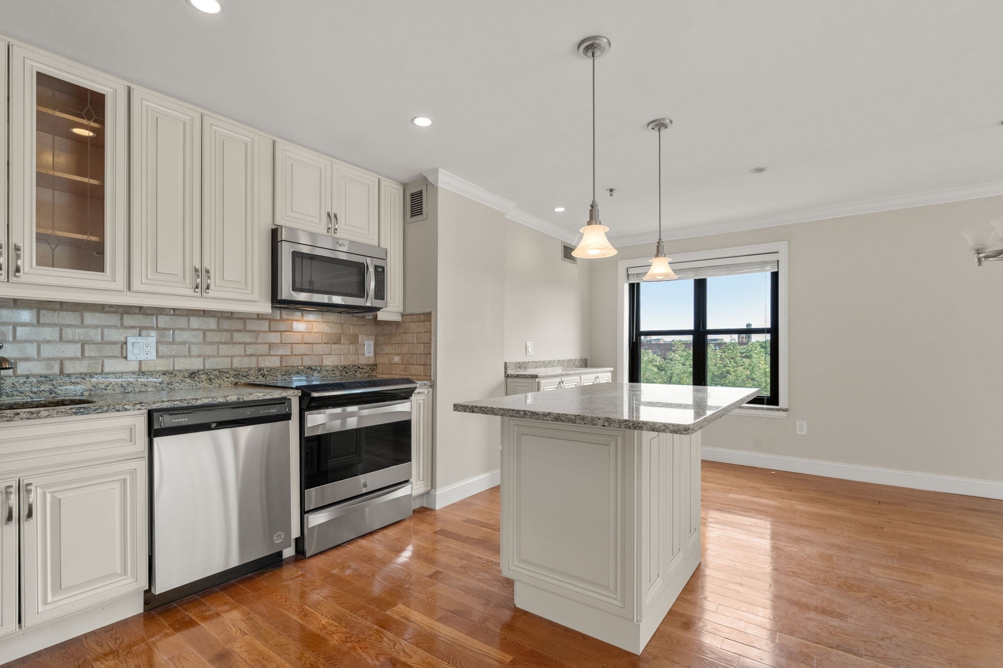 16 Harcourt # 5g Property Photo 15