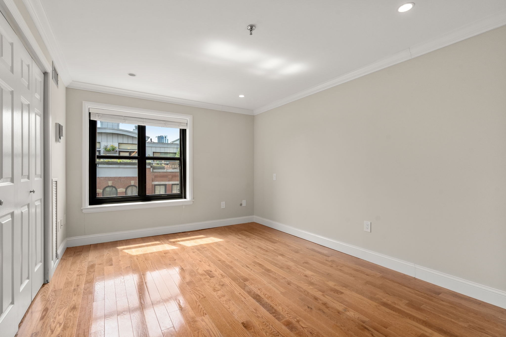 16 Harcourt # 5g Property Photo 17