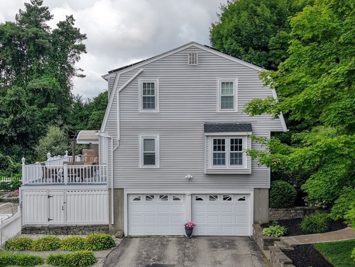 118 Mendon Rd Property Photo 2