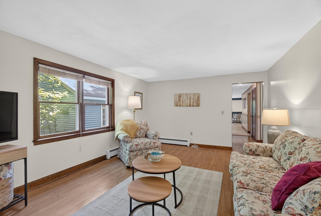 240 Taylor St Property Photo 5