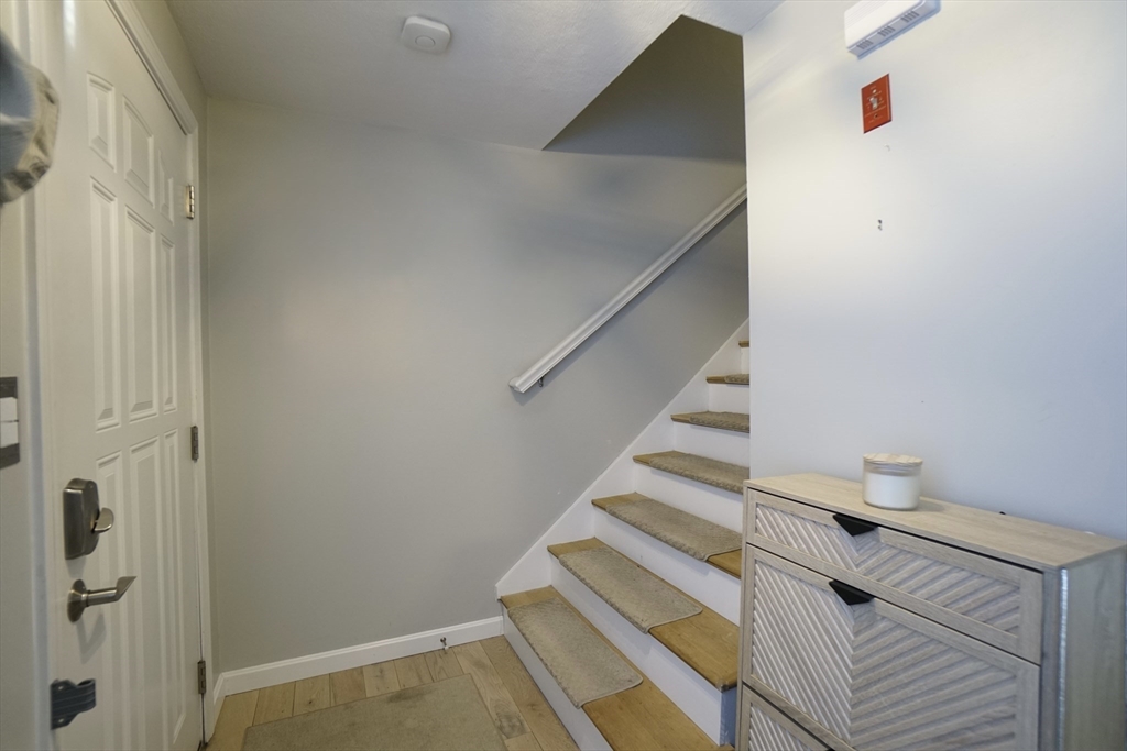 152 E Bacon St # C2 Property Photo 12