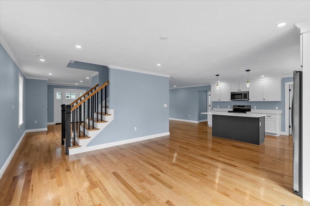 191 E Spring Street Property Photo 4